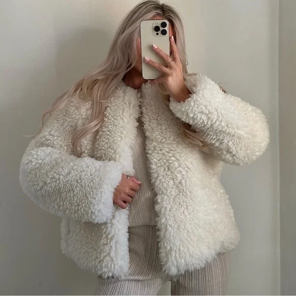Faux fur jacket - Picture 3 of 12